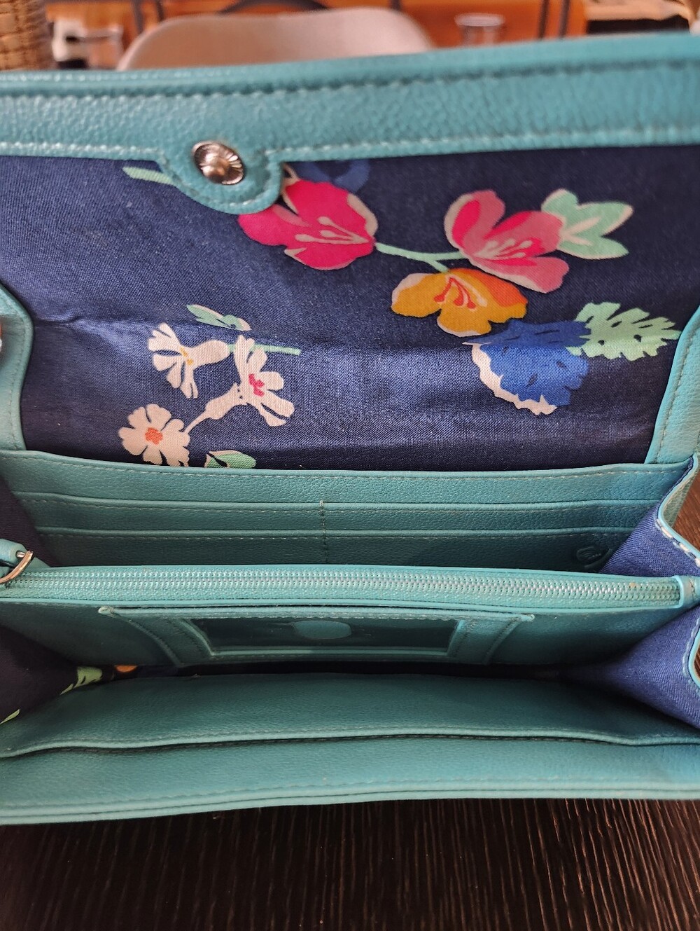 Vera Bradley RFID Audrey Wallet/Clutch With Bag Charm NEW - Picture 5 of 14